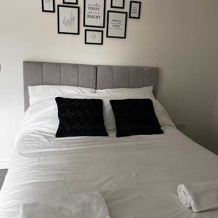 Modern Suite- Bedford City Centre With Free Gym & Parking Екстер'єр фото