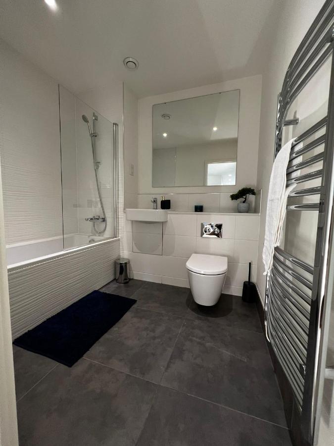 Modern Suite- Bedford City Centre With Free Gym & Parking Екстер'єр фото