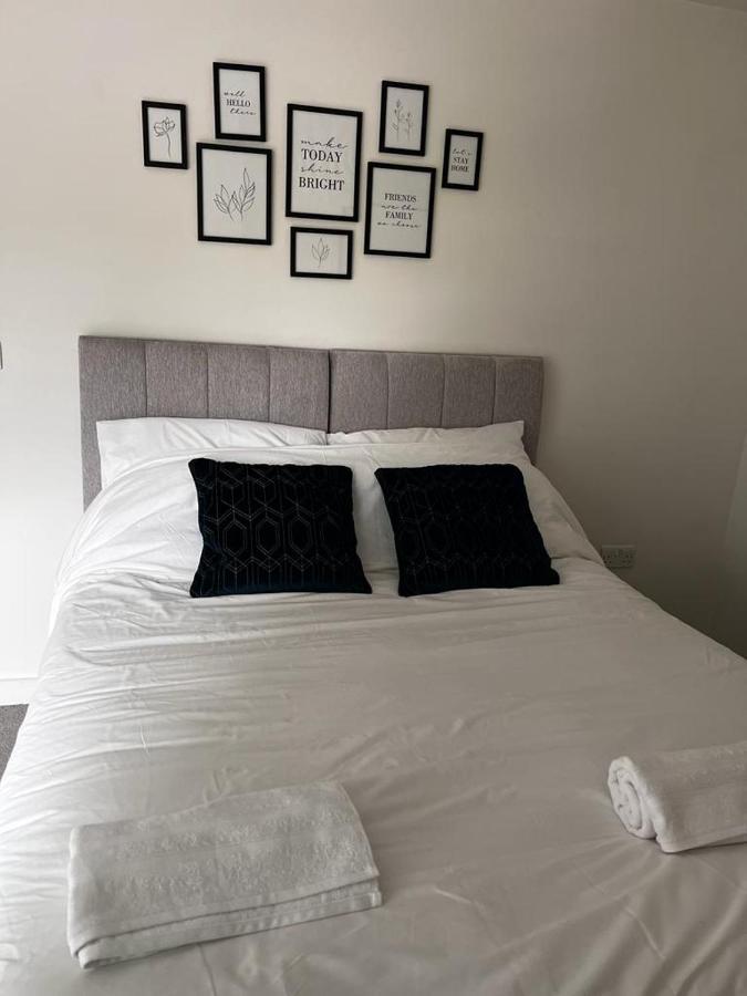 Modern Suite- Bedford City Centre With Free Gym & Parking Екстер'єр фото