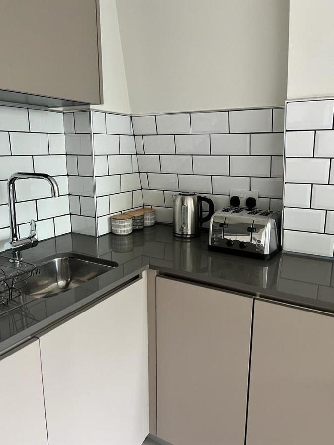 Modern Suite- Bedford City Centre With Free Gym & Parking Екстер'єр фото