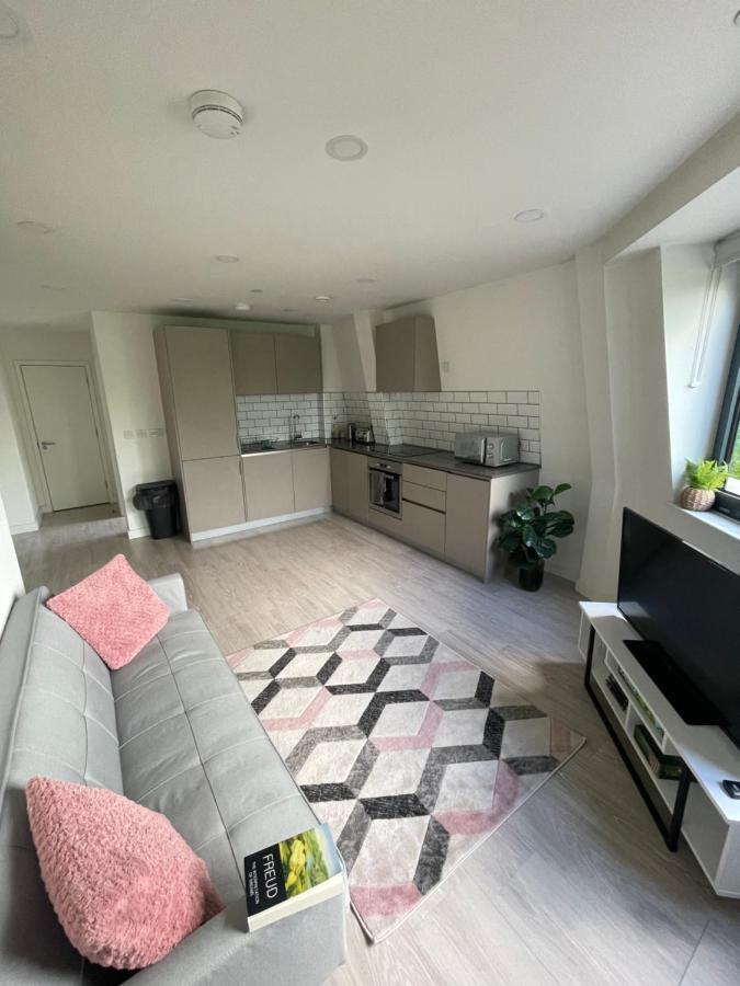 Modern Suite- Bedford City Centre With Free Gym & Parking Екстер'єр фото